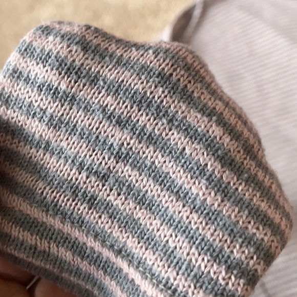 pink and grey cropped long sleeve shirt - Picture 3 of 3